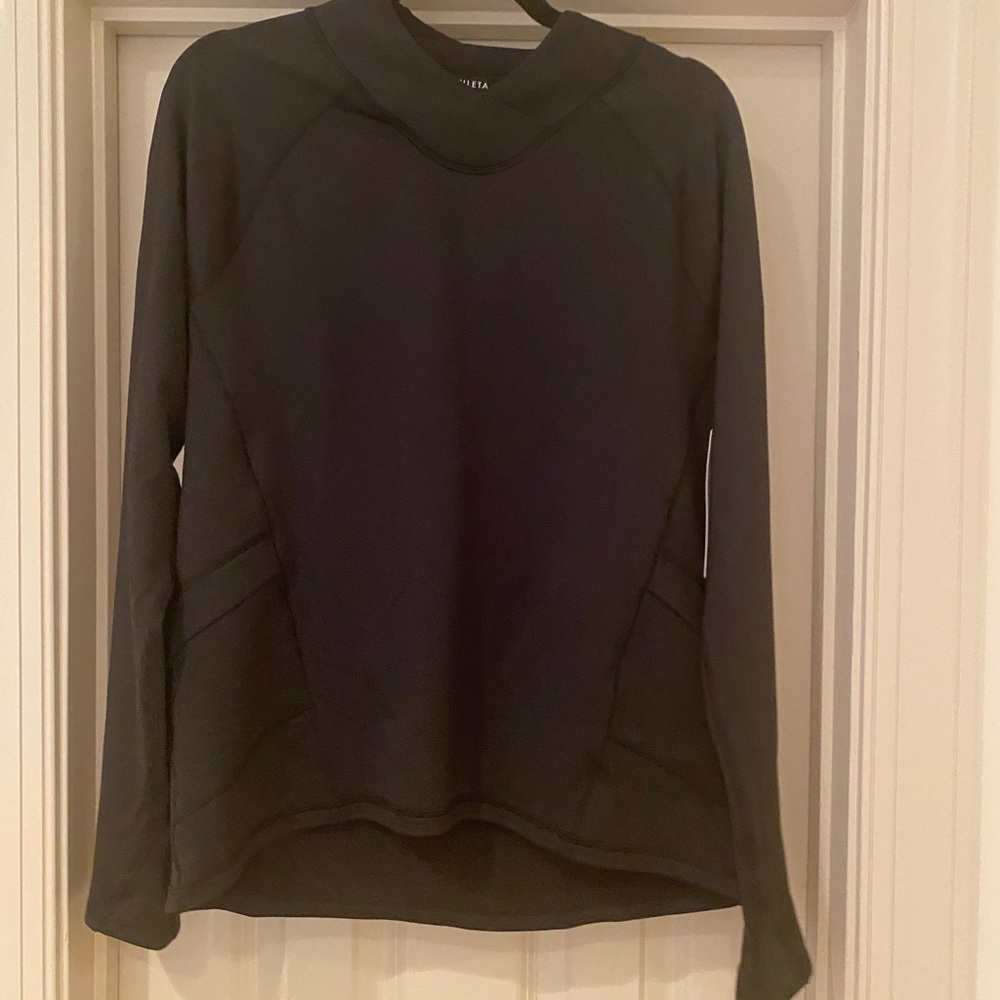 NWT Athleta Medium Black Long Sleeve Quick Drying Breathable Long Sleeve Top